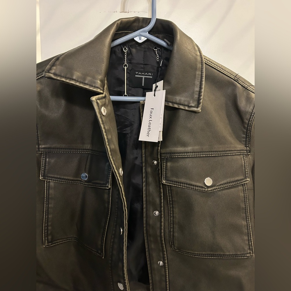 NWT T Tahari Faux Leather Cropped Jacket - Picture 3 of 11